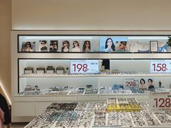 -J-Optical佳视明眼镜·蔡司视觉(青岛金茂览秀城店)