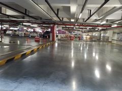 -虹桥火车站-停车场