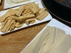 -茸梅路右拐龙虾-农家菜(松江店)