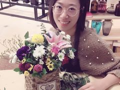 来上私人花艺课的美女-ChaKo Flora ·茶子花艺 (市北店)