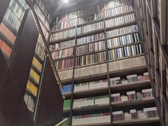 -钟书阁(群光广场店)