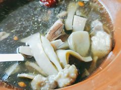 -有红鸡毛店·川菜(建设路店)