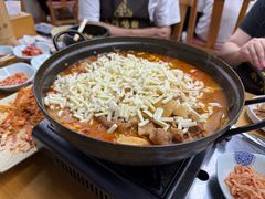 -亲昵春川鸡排(韩国美食街店)