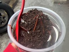 -蜜雪冰城(万达广场外B号门门口外集装箱店)