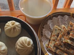 吃完心里美滋滋的咸豆浆-桐香园小笼包(百井坊巷店)
