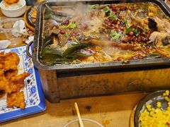 -老东镇啤酒屋海鲜加工·蒸汽海鲜·海鲜烧烤(台东店)