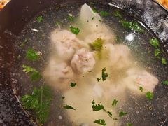 东镇老味道馄饨-老东镇啤酒屋海鲜加工·蒸汽海鲜·海鲜烧烤(台东店)