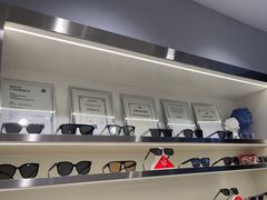 -视野联行眼镜·蔡司·尼康·豪雅·依视路(青浦宝龙店)