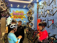 -道路口单车爱瓦士dahon大行