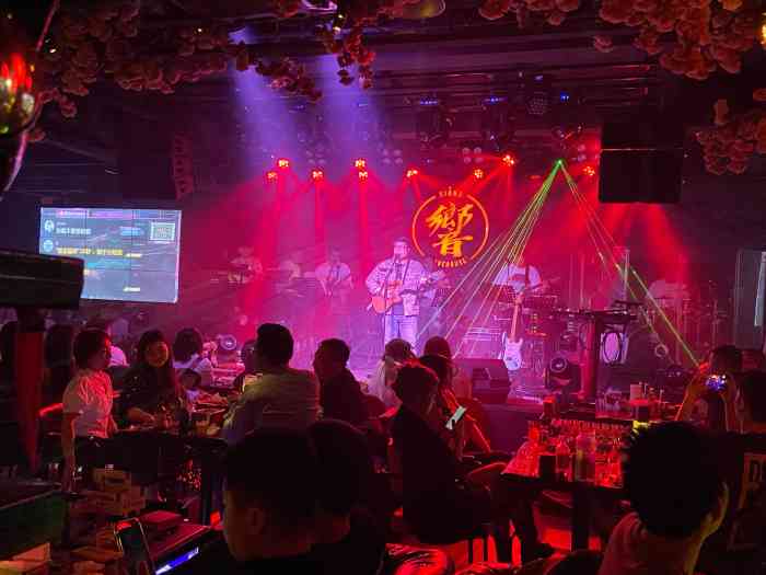 响livehouse(文灶店)-"工作日晚上爆满的live小酒吧,原来是这.