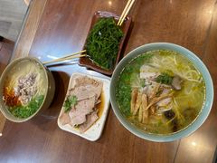 -亮亮面馆(经六路店)