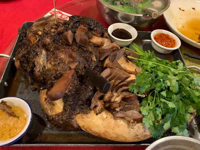 伟记牛蹄(道滘店)-"这是一个很大的农家乐,鸡鸭鹅都是自己养的.