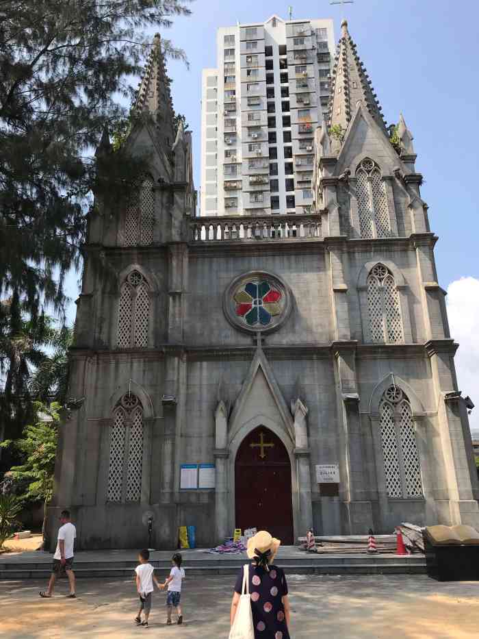 霞山天主教堂-"今天离开湛江,走之前到霞山天主教堂来看看.