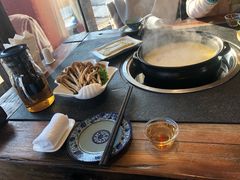 -大匠工房古船木艺术餐厅·猪肚鸡专门店(长白仙岛店)