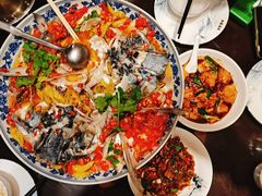 -湘潭九龙鱼头店(城南西路店)