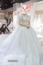 -Lady  Jane高端婚纱礼服馆