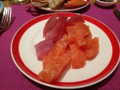 金枪鱼三文鱼刺身-咖啡苑自助餐厅·中国大饭店