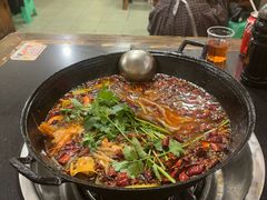 -鸿顺老铁锅美蛙鱼府(解放碑店)