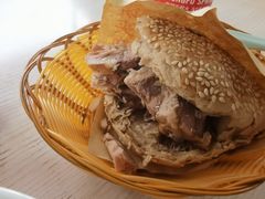 -洪峰浩老北京烧饼夹肉(角门路店)