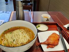 -百年老字号·观振兴蟹黄面·三虾面·苏式面(观前街富仁坊巷店)