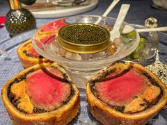 惠灵顿牛排-弦月窗LUNETTE BY AMANDA(复兴路店)