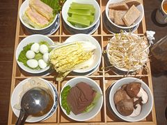 -聚汇三少·龙虾·中餐厅(莫邪路新天地店)