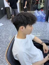 -藤野造型专业烫染接发