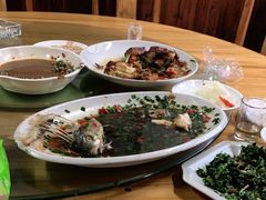 -芦茨金富饭庄·25年老字号·专做稻草鸡