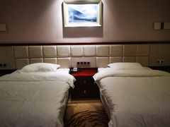 -陕西华浮宫酒店(未央湖公园店)