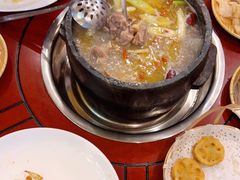 -鲁朗纳麦石锅鸡庄园