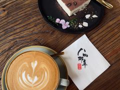 -84那年咖啡馆(李沧万达店)