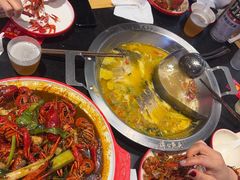-谭公鱼头·鲜鱼火锅·小龙虾·江湖菜(秀沿路店)