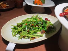 藜蒿炒腊味-荷栖小院·品质江西菜(红谷滩店)