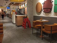 大堂-麦当劳(百联西郊购物中心店)