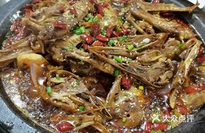 Stone Pot Duck Head and Wings