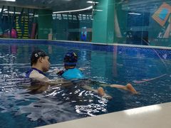 -Swim斯卫姆国际儿童游泳中心(红博中央公园店)