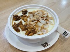 琥珀果仁双皮奶(热)-满记甜品(加州阳光开元广场店)