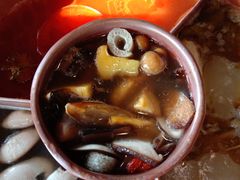 菌王奇香锅-滇釜火锅·能喝汤的火锅(车公庄店)