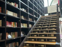 -钟书阁(松江泰晤士小镇店)