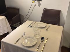 -LESCEDARS Brasserie Bistro香柏树