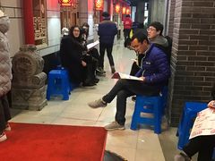等位区-大龙辣火锅·龙虾·烧烤(湖滨新天地店)