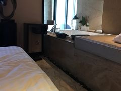 -永恒朗悦酒店(广西大学地铁站大学东路万达广场店)