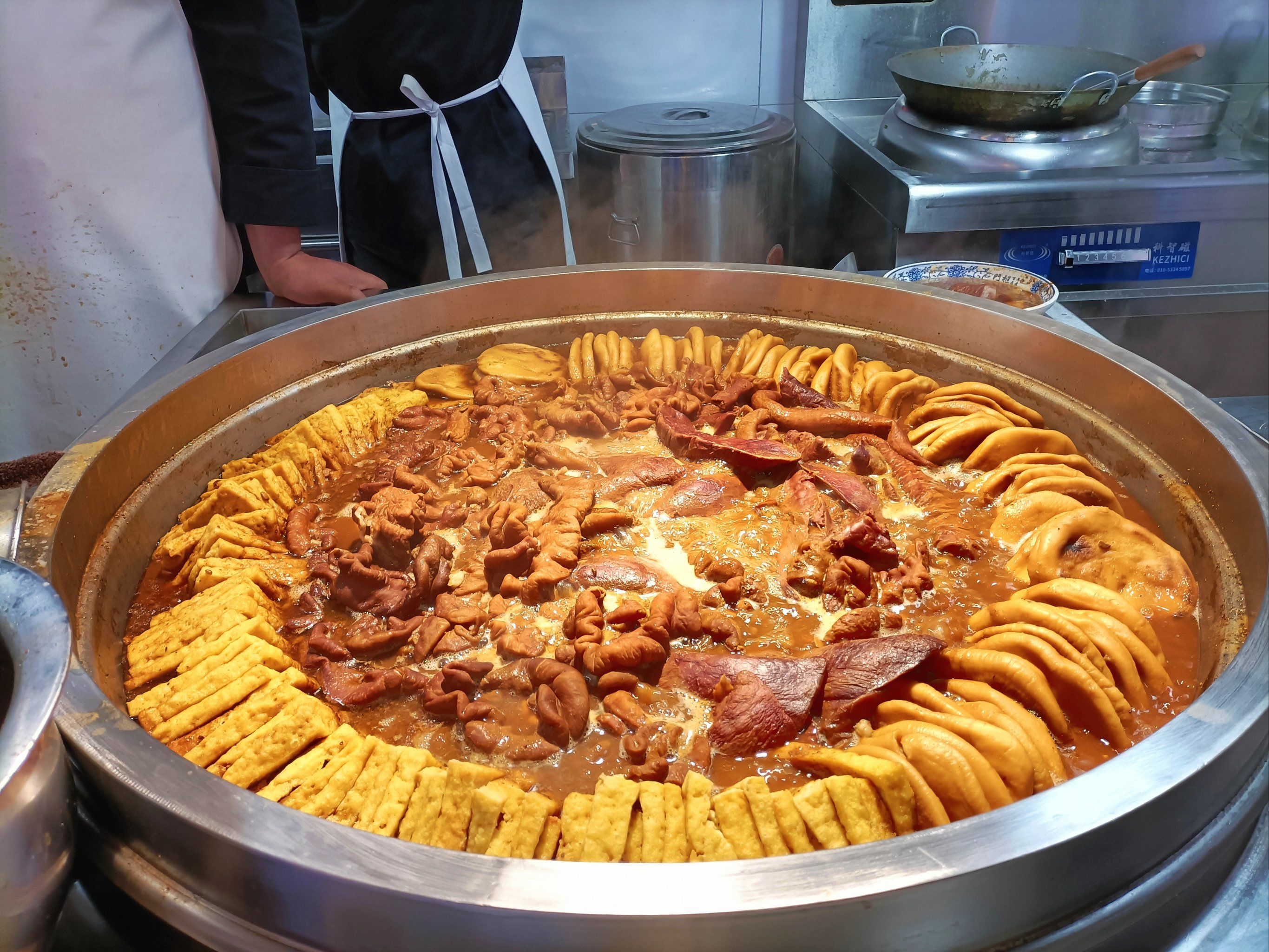 0元玩转这座城 老门框百年卤煮,新店