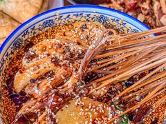 -大众跷脚牛肉馆·非遗传承单位(峨眉山店)