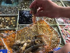-霞涌市场海鲜摆卖区