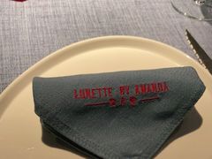 -弦月窗LUNETTE BY AMANDA(复兴路店)