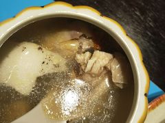 -臻鲜燕海鲜融合餐厅(金陵style店)