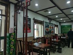 -湖南人家湘菜馆(镇江路店)