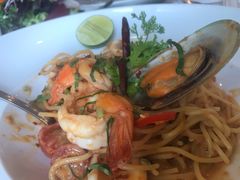 -Chom Cafe and Restaurant