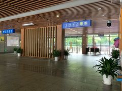 -越秀山游泳场